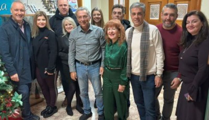 Καλά Χριστούγεννα από τη διοίκηση και το προσωπικό του Επιμελητηρίου Κορινθίας